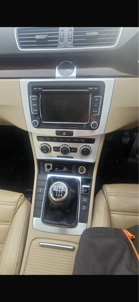 Volkswagen Passat 2012 1.6 (timing belt gone) - Image 4