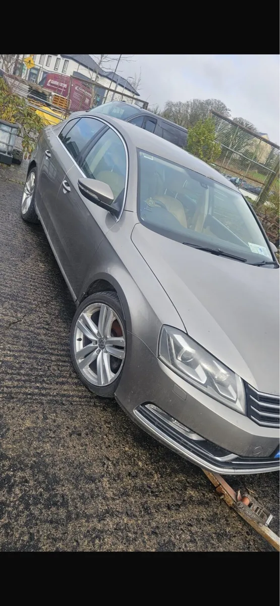 Volkswagen Passat 2012 1.6 (timing belt gone) - Image 1