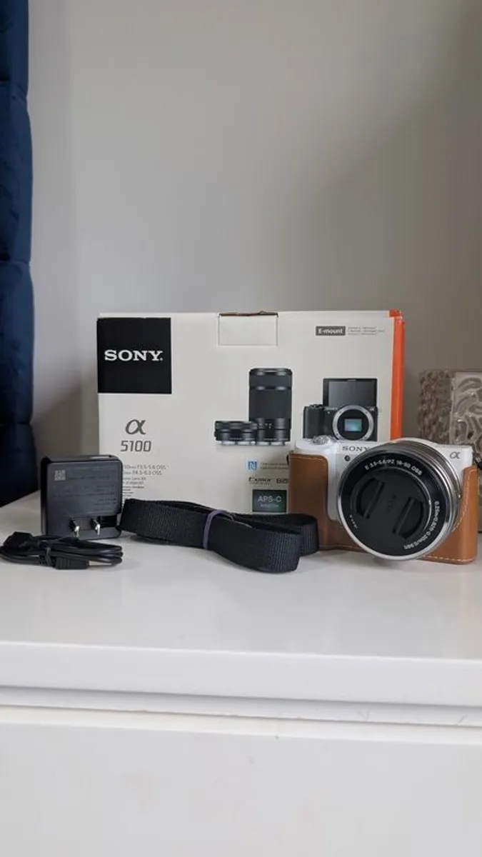 Sony A5100 Mirrorless Camera  16 50mm Kit Lens Like New Low shutter count - Image 1