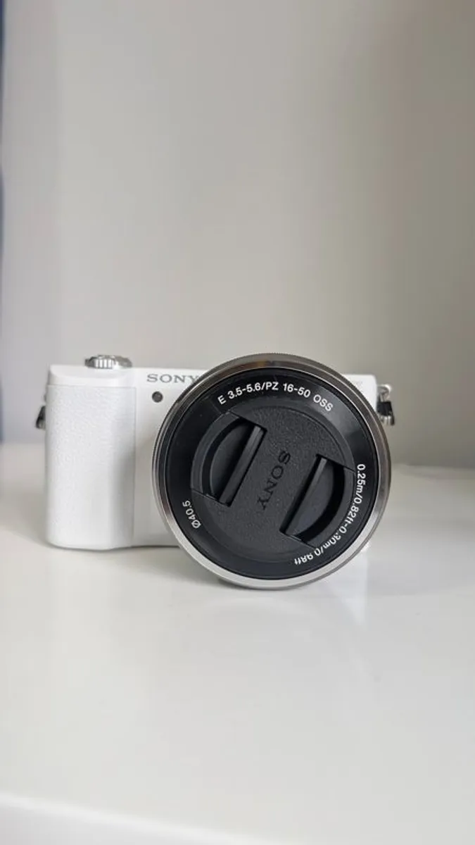 Sony A5100 Mirrorless Camera  16 50mm Kit Lens Like New Low shutter count - Image 4