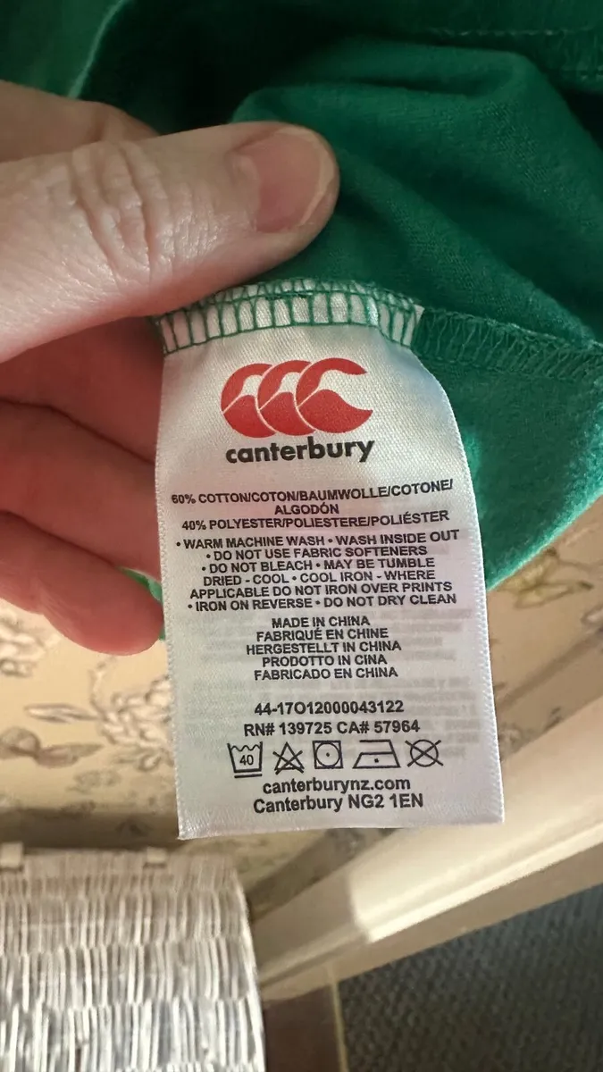 Ireland rugby tshirt large - Image 4