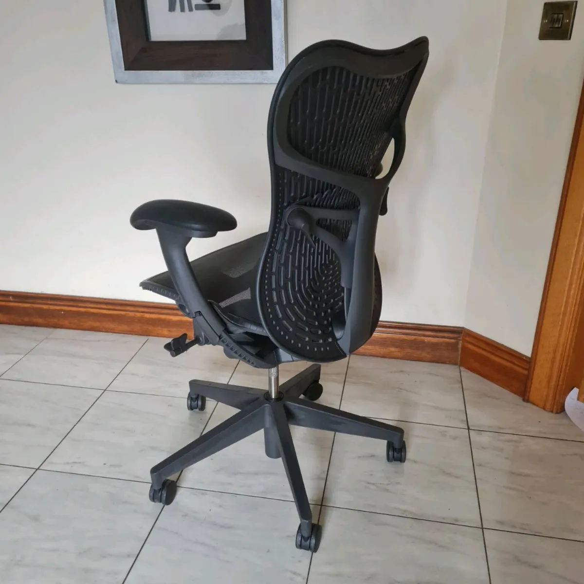 Herman Miller mirra - Image 3