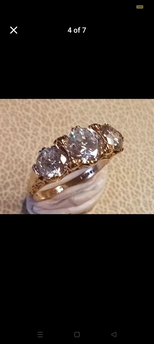 Beautiful Vintage 9ct Gold Trilogy Dress Ring - Image 4