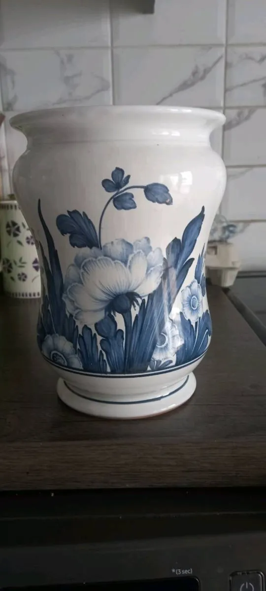 Lovely Vintage Italian made Ceramic Vase - Image 2
