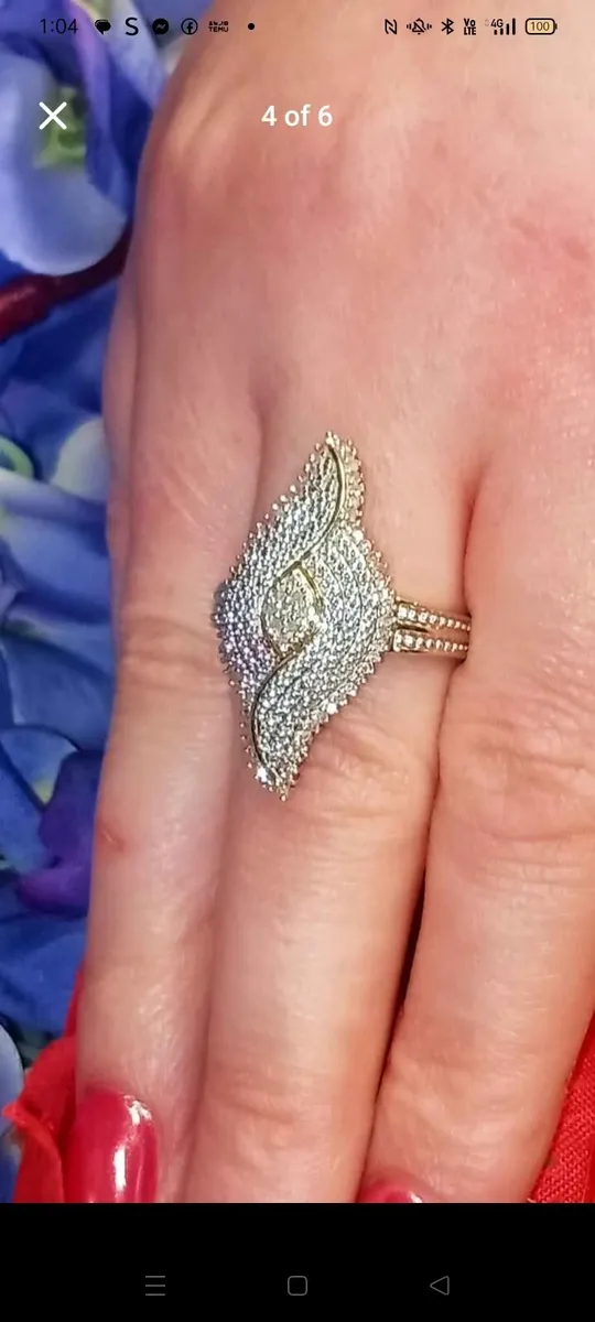 Beautiful Diamond Ring - Image 1