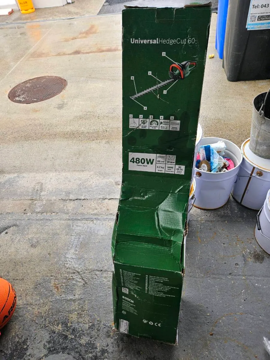 Bosch chainsaw and headge trimmers - Image 2