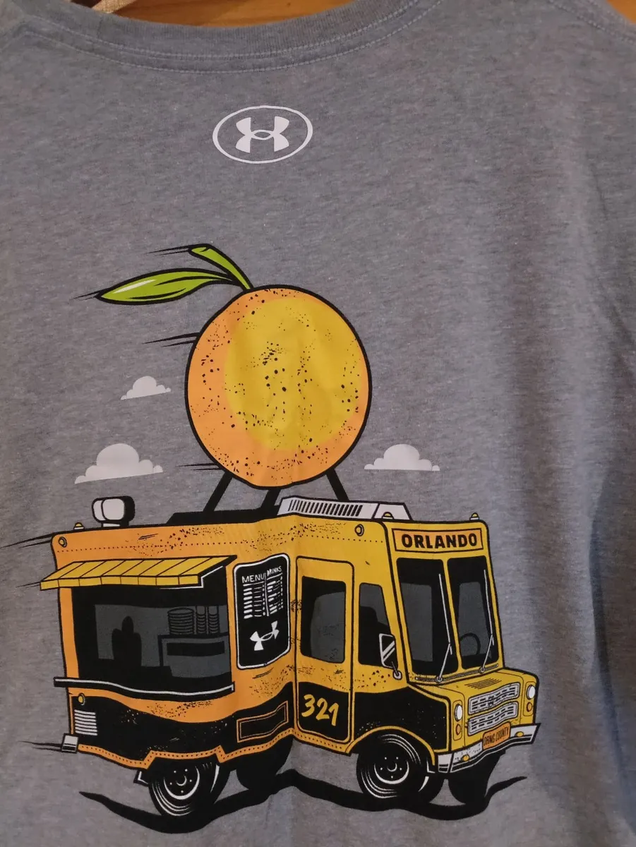 Under Armour T shirt L - Image 1