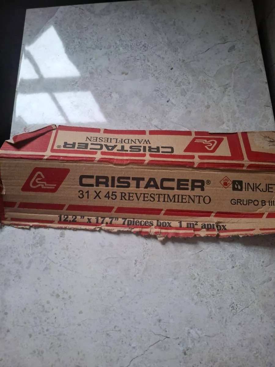 8 boxes of tiles - Image 2