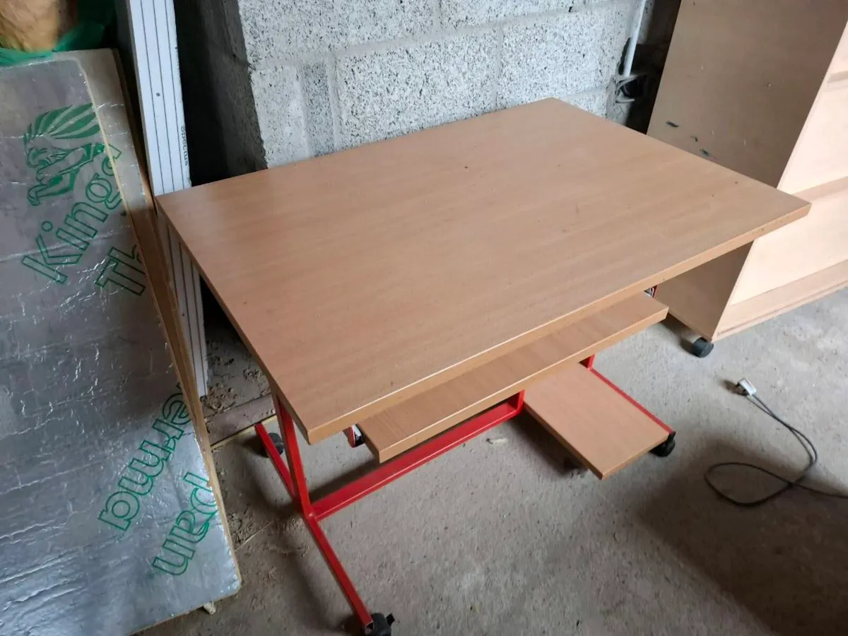 Office desk. Computer desk - Image 3