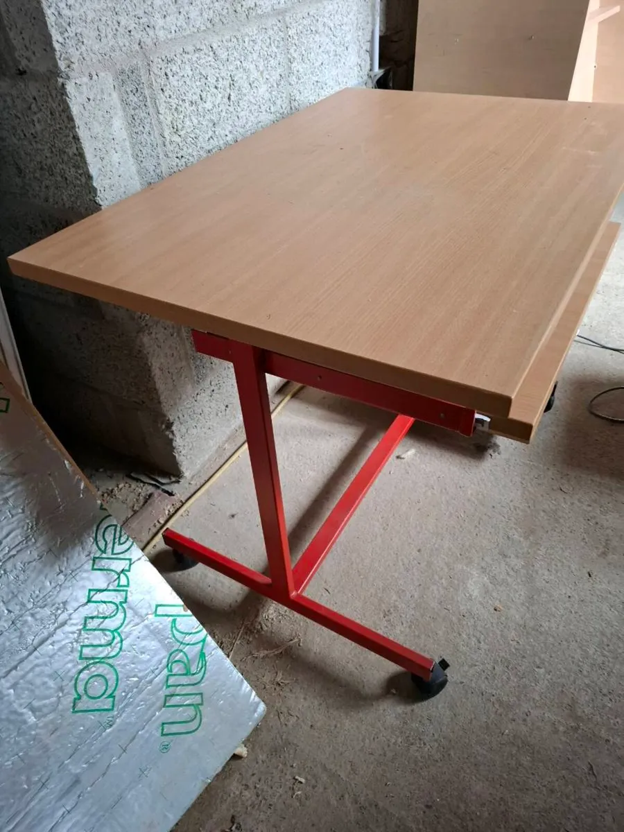 Office desk. Computer desk - Image 1