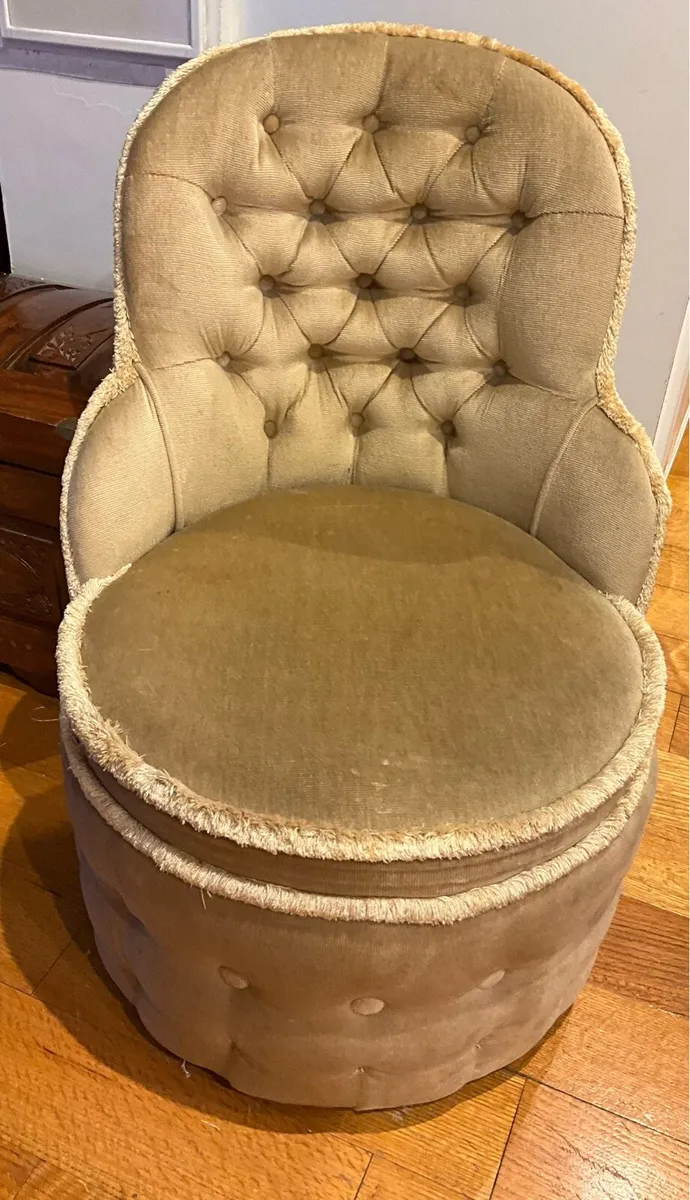 Bedroom Chair.Genuine Sherborne Drylon Velvet - Image 3