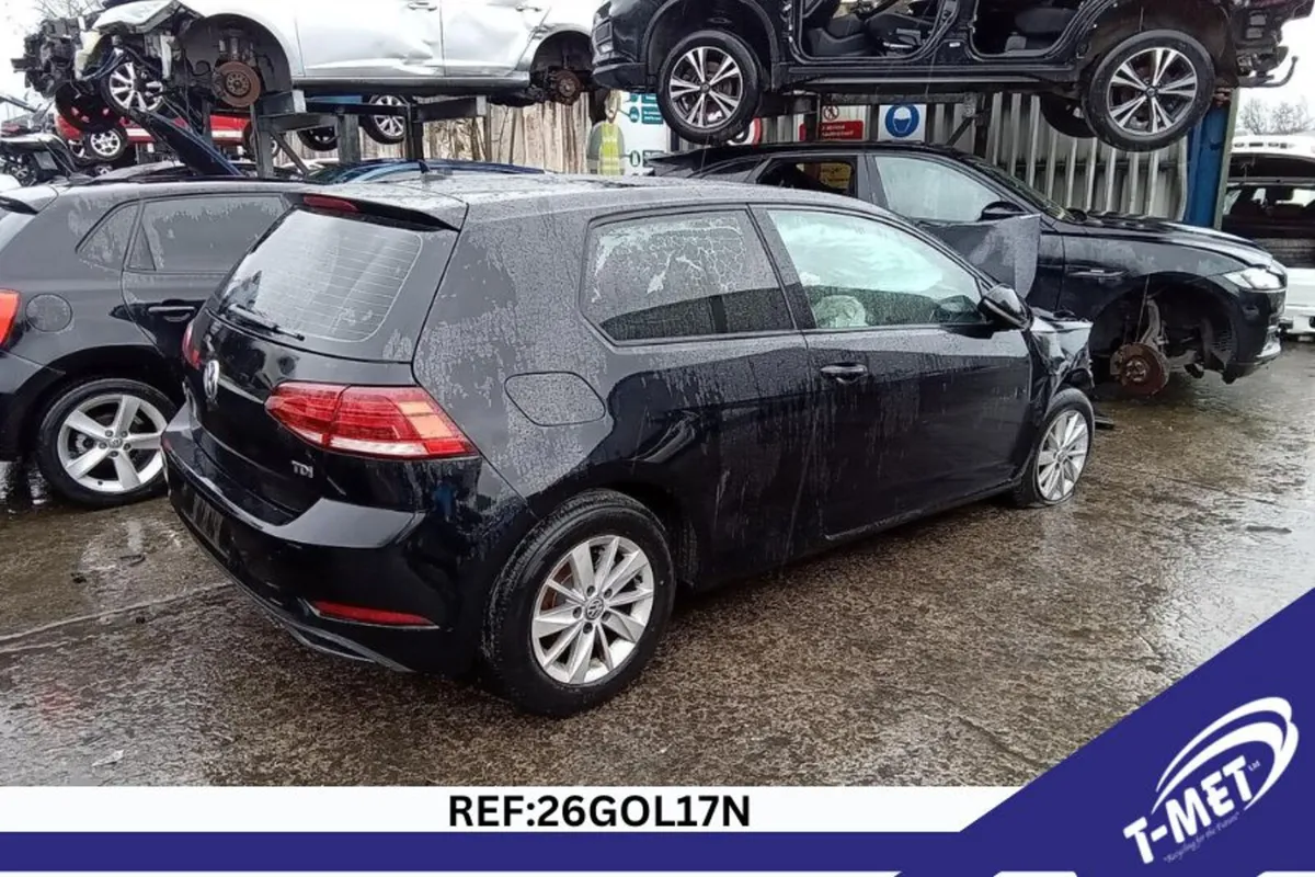 2017 VOLKSWAGEN GOLF BREAKING FOR PARTS - Image 1