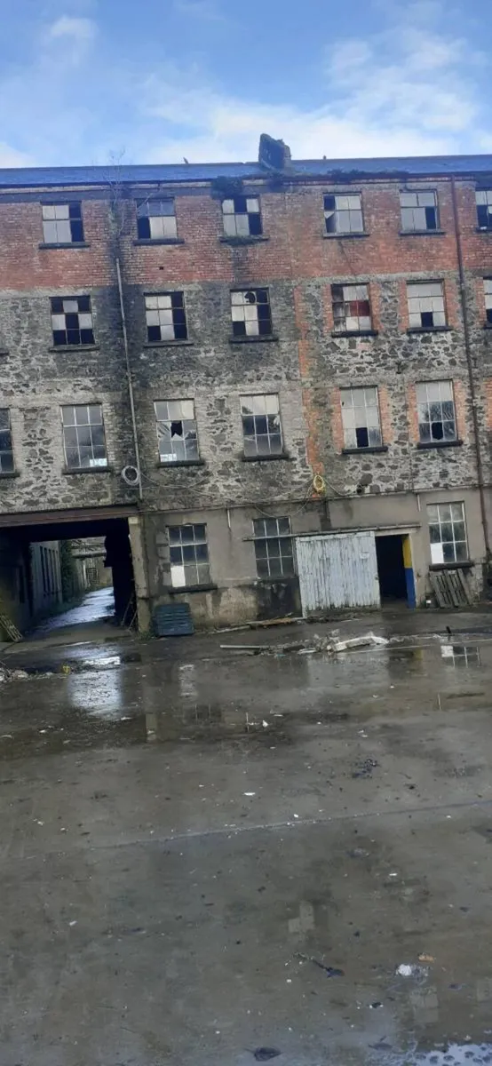 Bangor slates chimney pots floor ridge roof tiles - Image 3