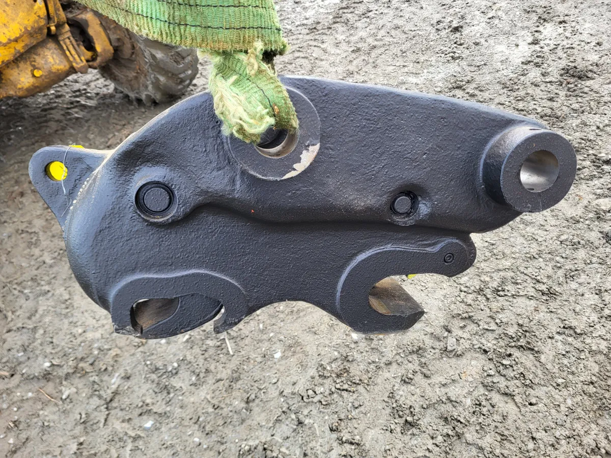 New 50mm Miller double locking hydraulic hitch - Image 4