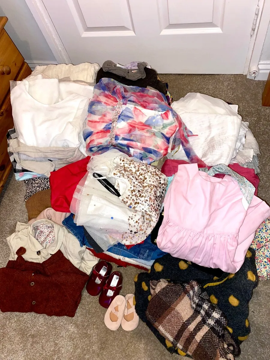 115 pieces quality toddler girl clothes bundle - Image 1