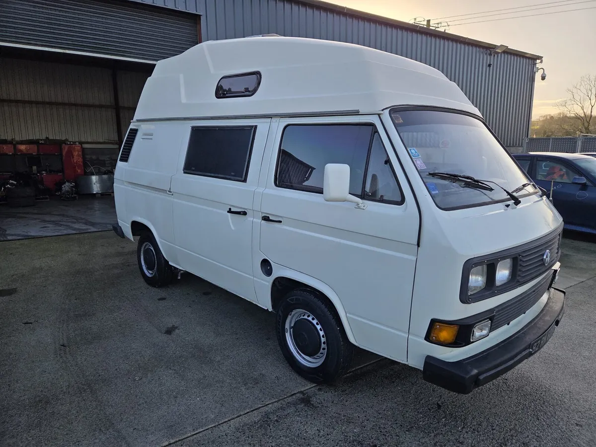 1982 VOLKSWAGEN T2 FACTORY BUILT 4 BERTH CAMPER - Image 1