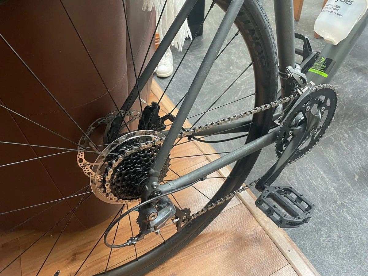 Trek Domane AL2 2025 - Image 4