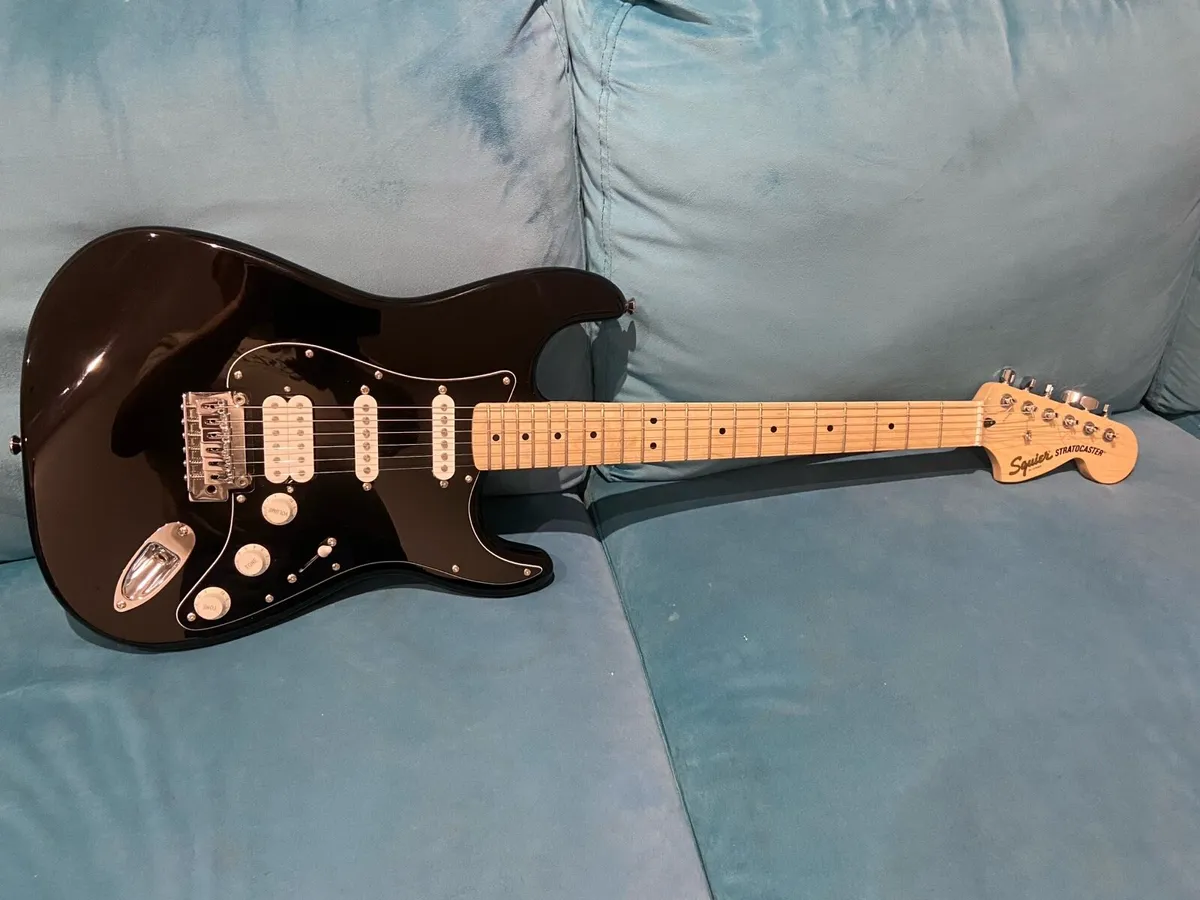 Squire Affinity Fsr Hss Stratocaster - Image 1