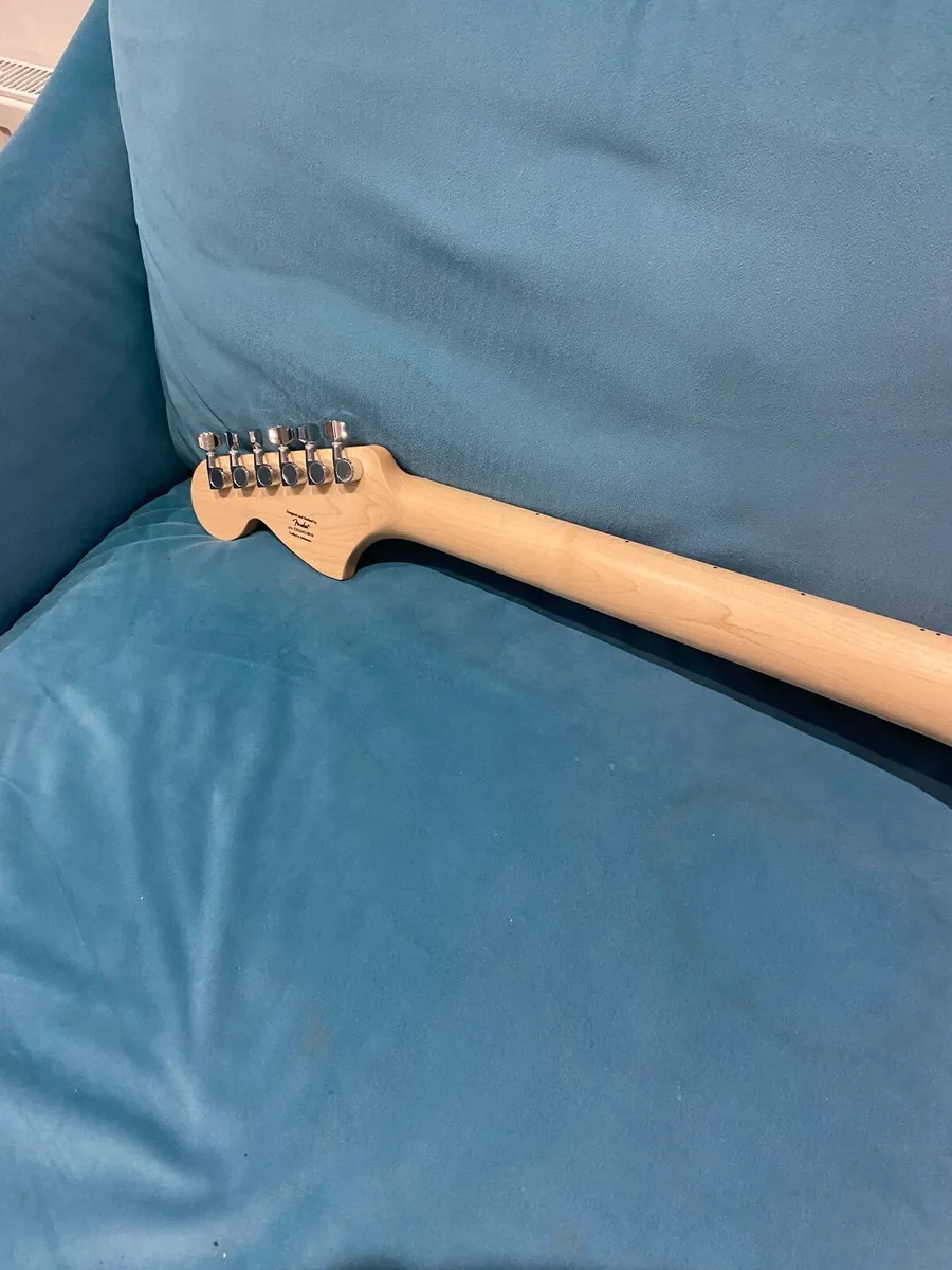 Squire Affinity Fsr Hss Stratocaster - Image 2