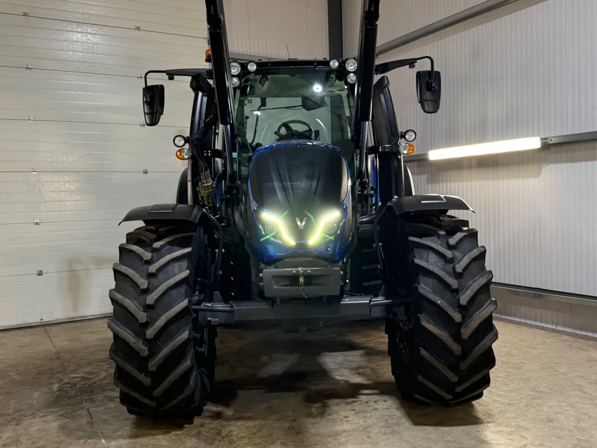 2022 Valtra N155 **Only 2400 hours!!** Big Spec! - Image 3