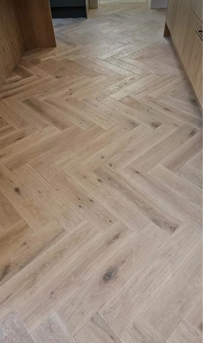Engineered Oak Herringbone Floor - Image 3