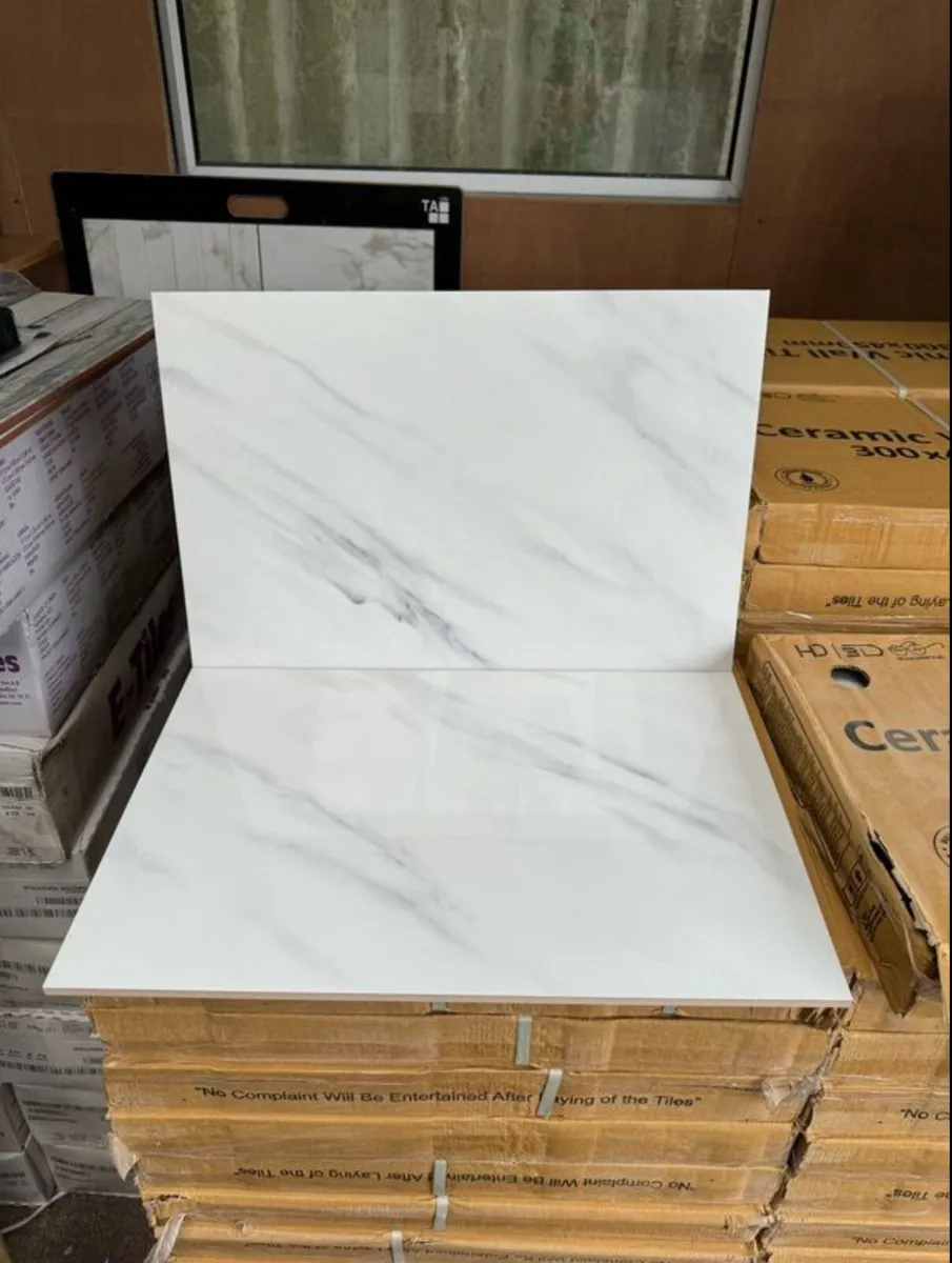 Joblot Gloss Wall tile marble effect 30cm x 45cm