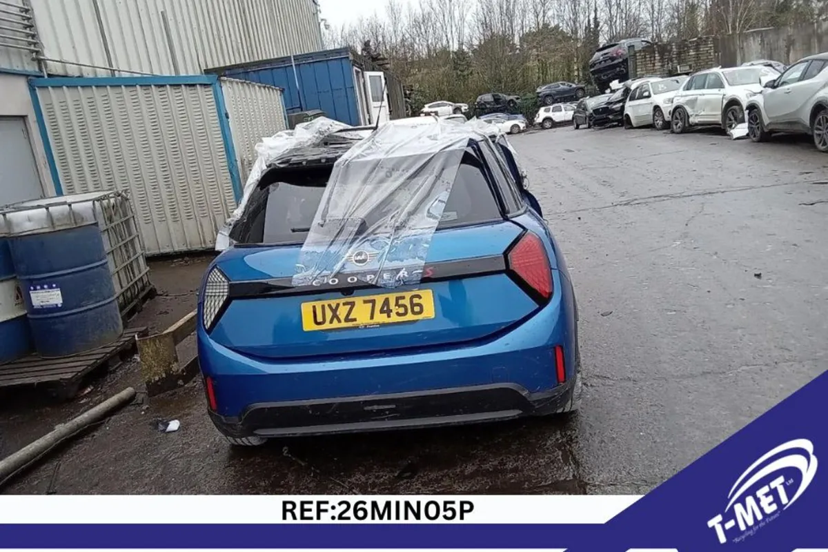 2025 MINI COOPER BREAKING FOR PARTS - Image 1