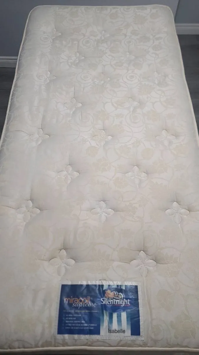 Single bed - Image 2