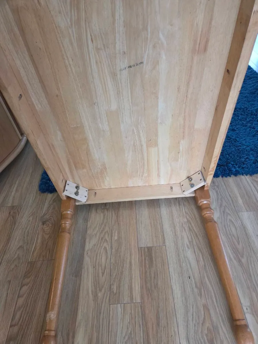 Kitchen Table - Image 4