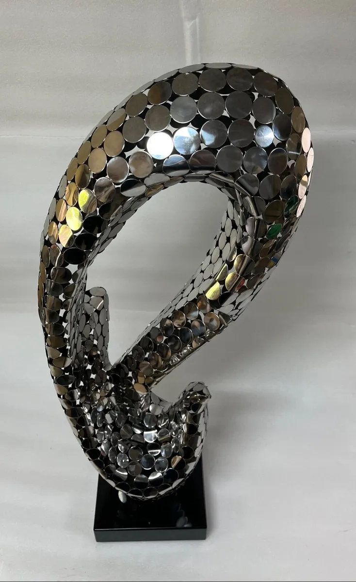 2 stainless steel sculptures - Image 1