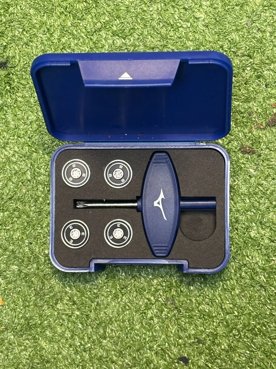 Mizuno M-Craft Black Ion II RH Putter (33”) – €100 - Image 3