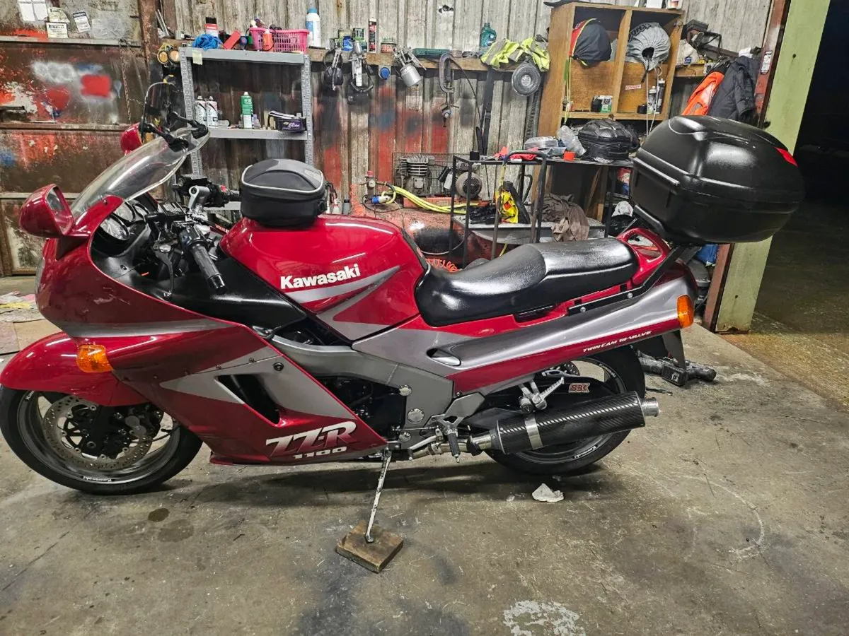 Kawasaki ZZR 1100 MINT - Image 2