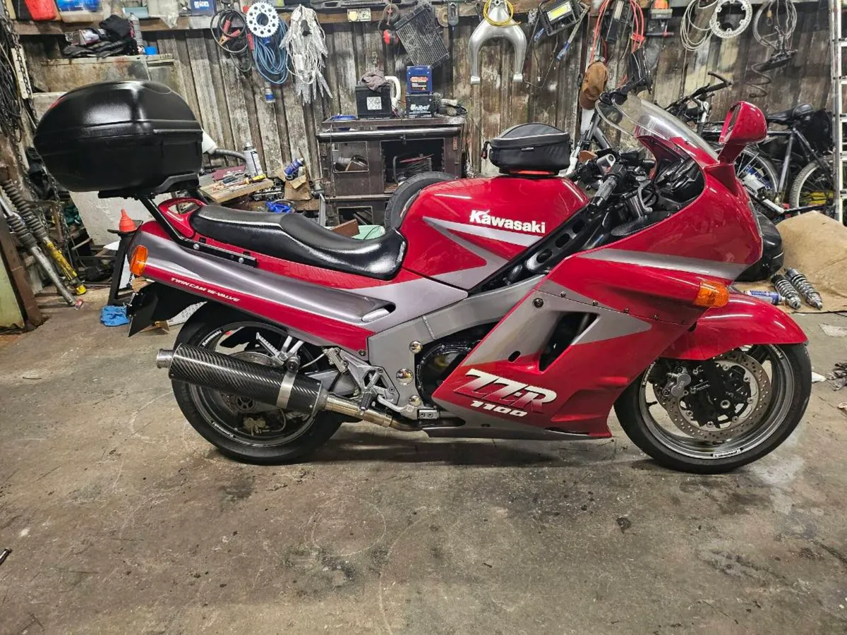 Kawasaki ZZR 1100 MINT - Image 1