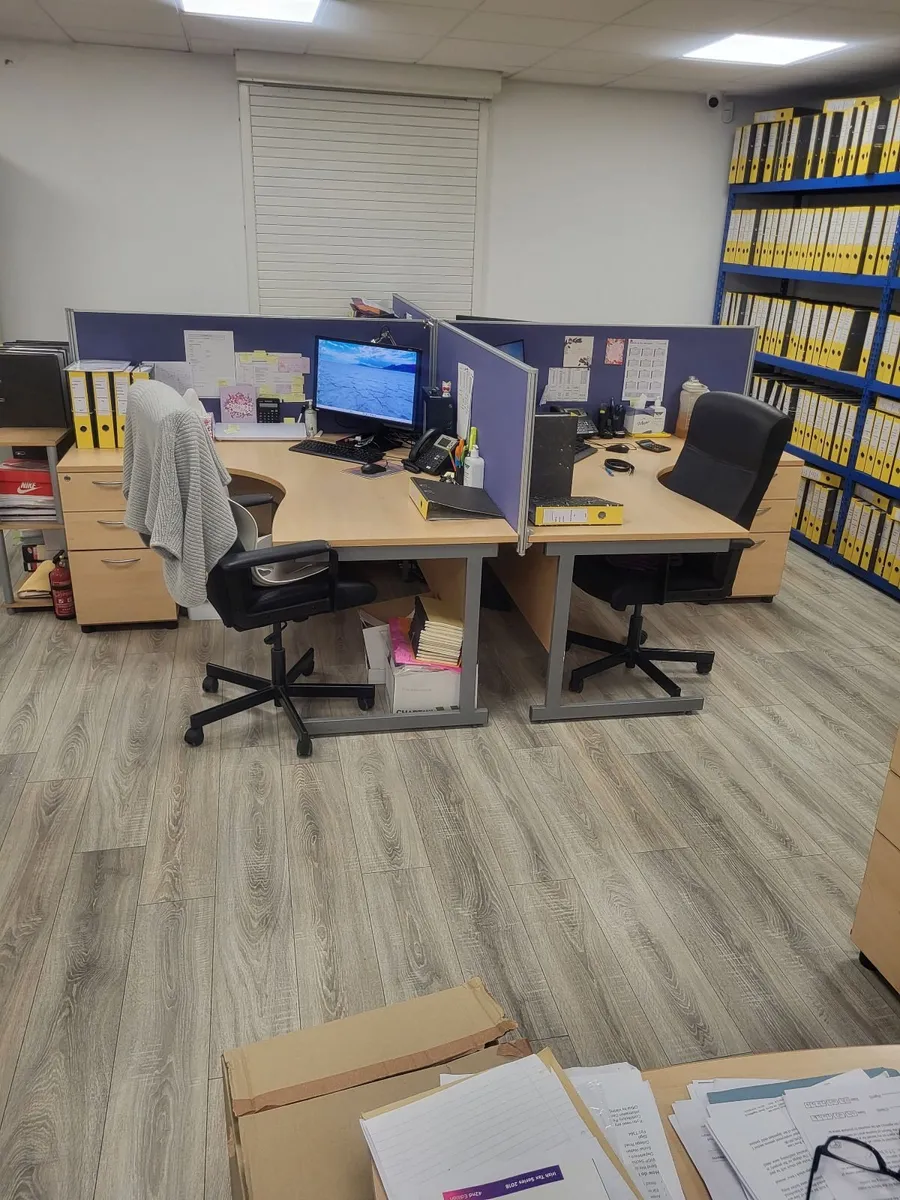 Office Desks & Chairs