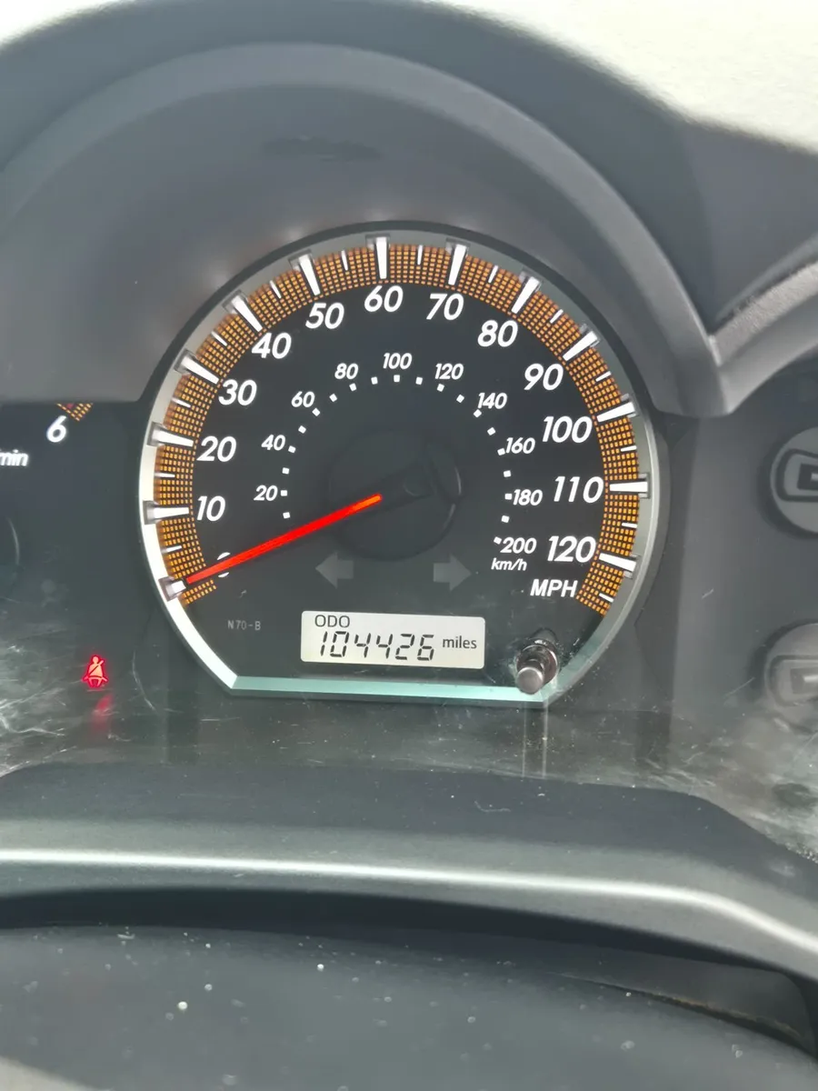 Toyota Hilux 2014 - Image 2