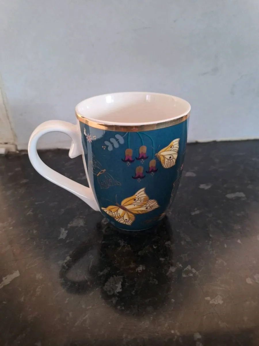 Tipperary crystal butterfly mug - Image 3