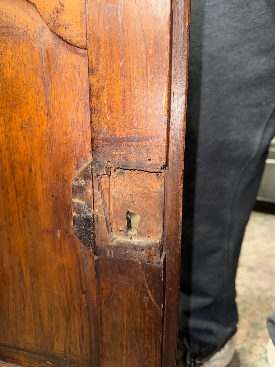 Small 18th century Paris writing desk. - Image 2