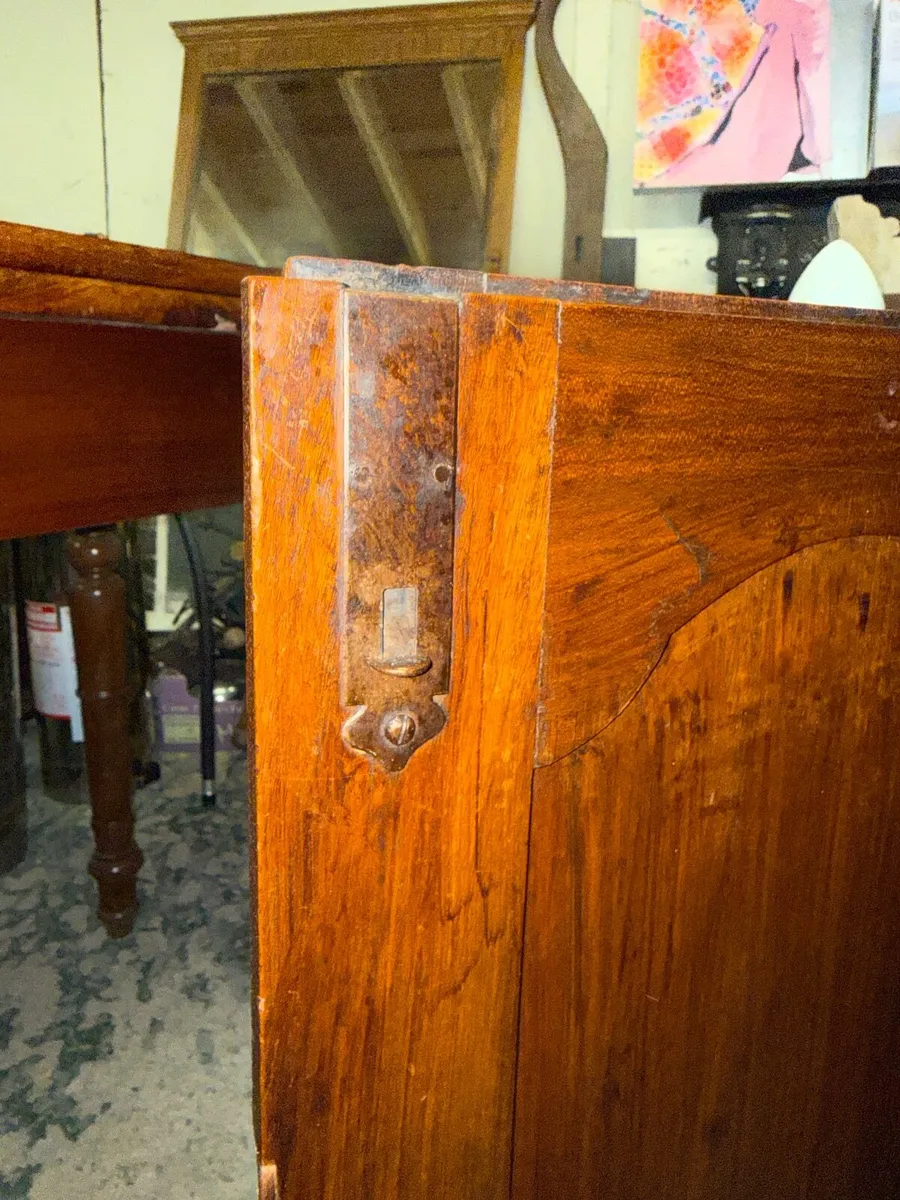 Small 18th century Paris writing desk. - Image 3