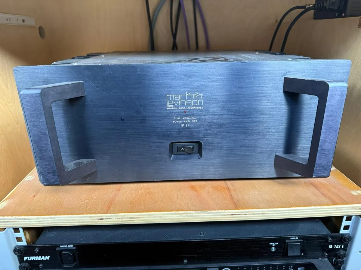 Amplifer mark levinson no 27 - Image 1