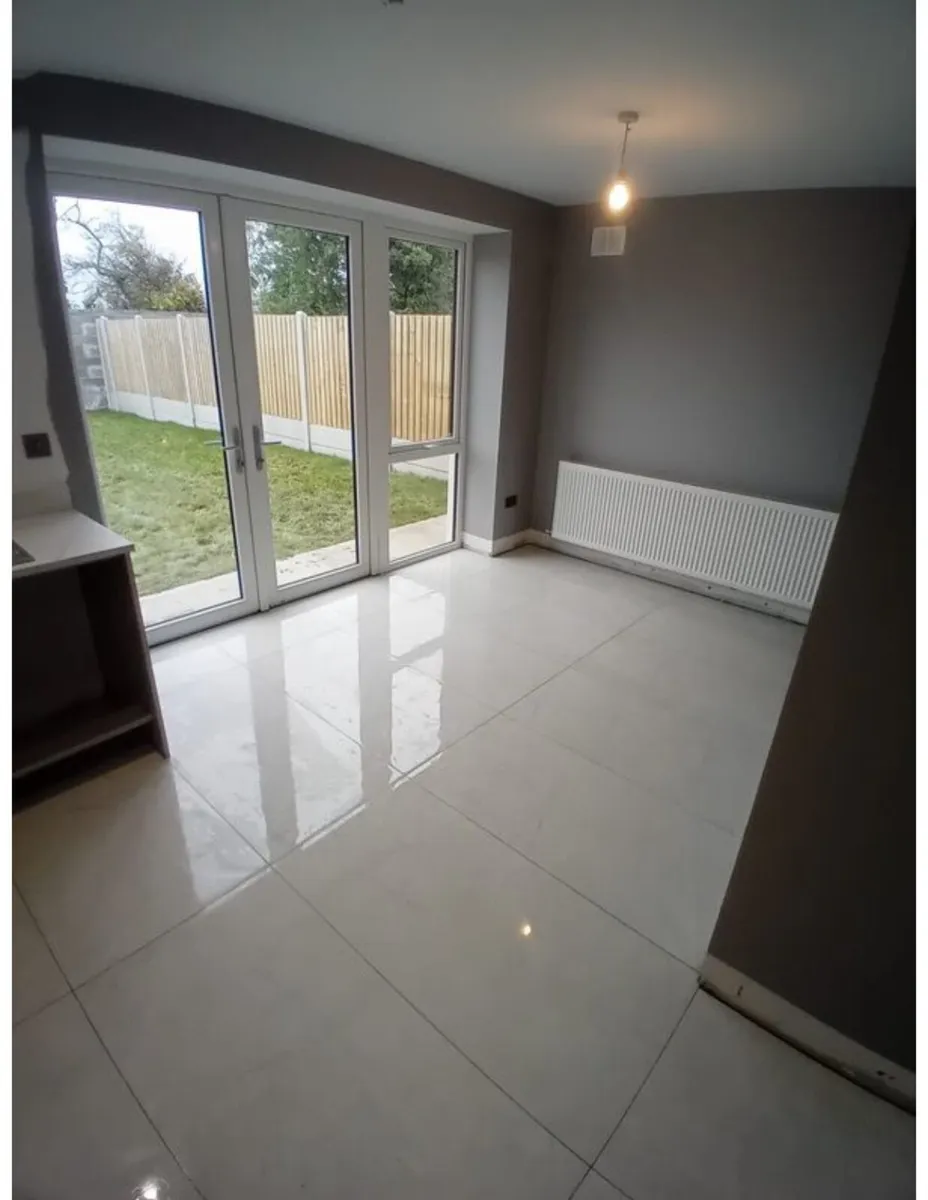 Clearance Tile Barcelona Gloss 60cm x 120cm - Image 3