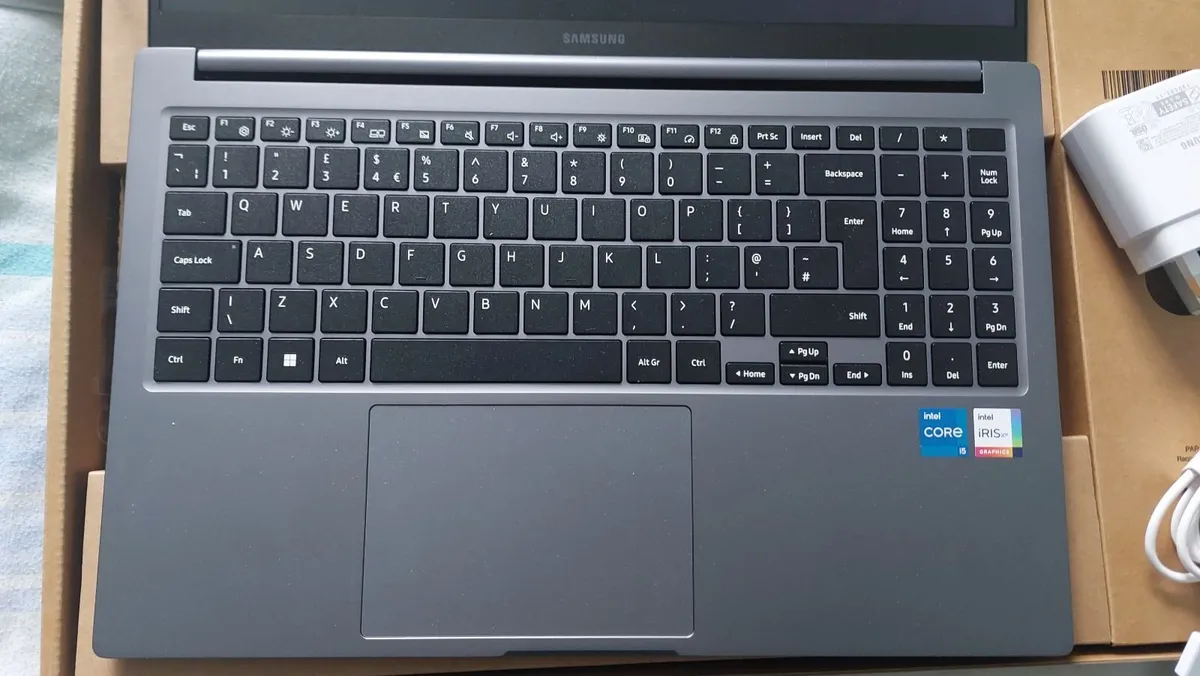 Samsung Galaxy Book 4 15.6" Laptop - Image 2