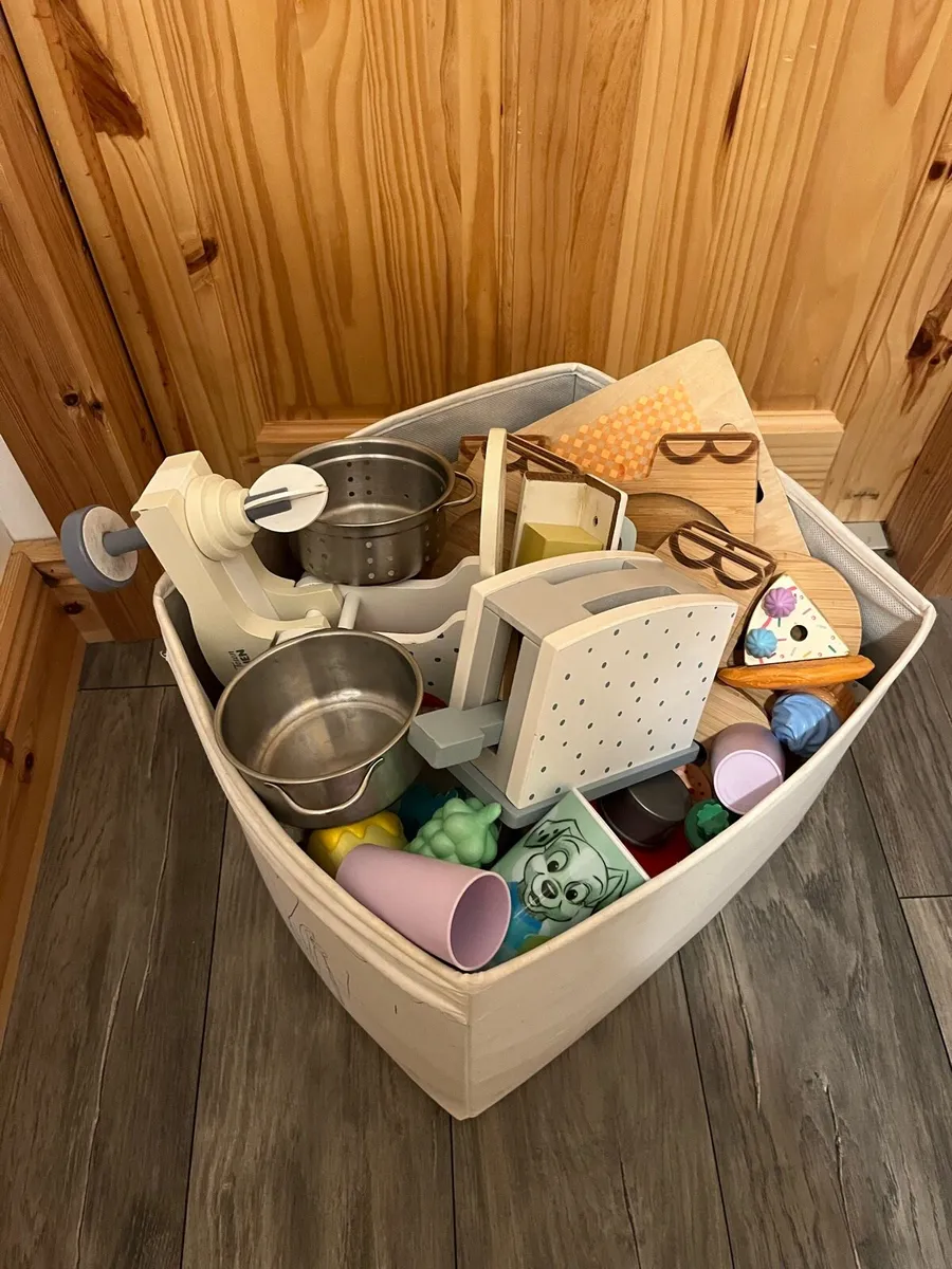 IKEA toy kitchen - Image 2