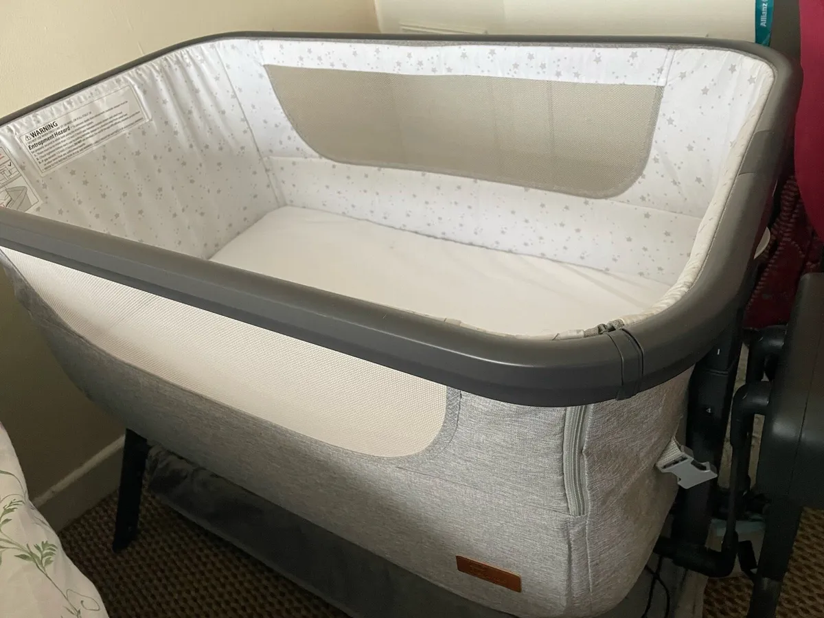 Co Glide Electric Bedside Crib - Image 1