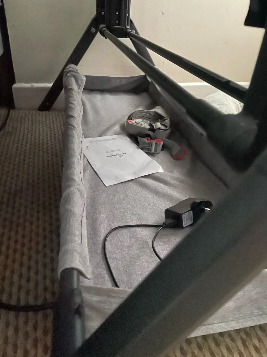 Co Glide Electric Bedside Crib - Image 4