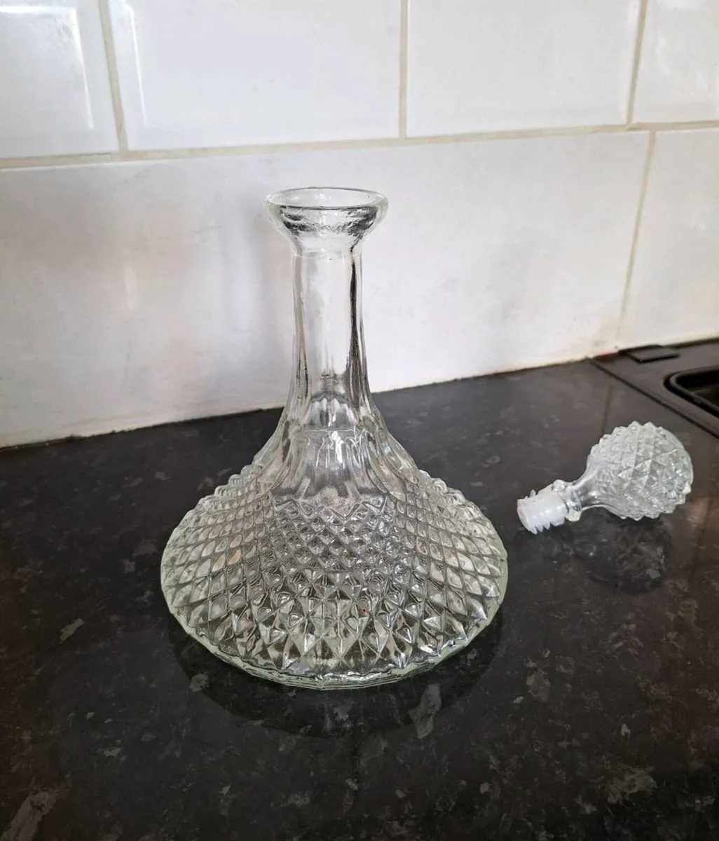 Beautiful vintage crystal ship decanter - Image 2