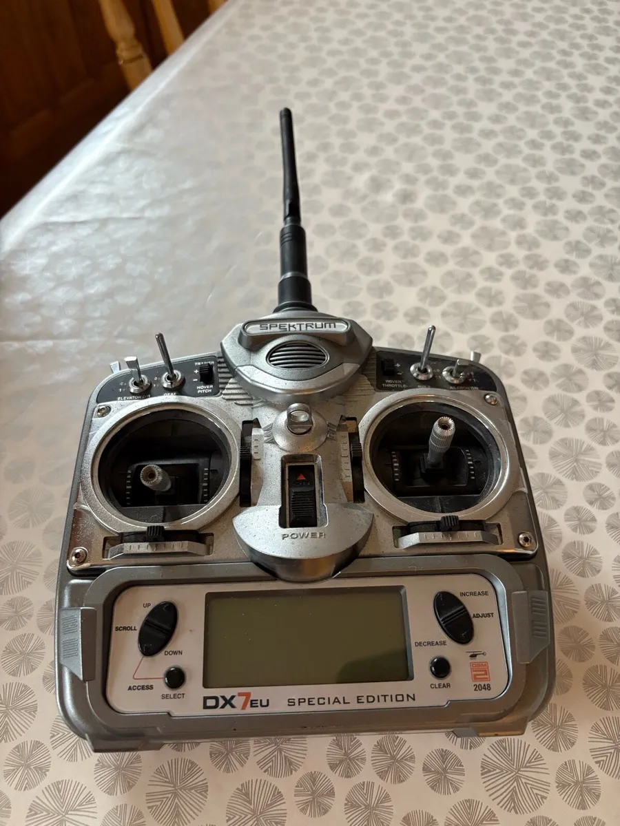 Hirobo Shuttle Z Nitro RC Helicopter - Image 2