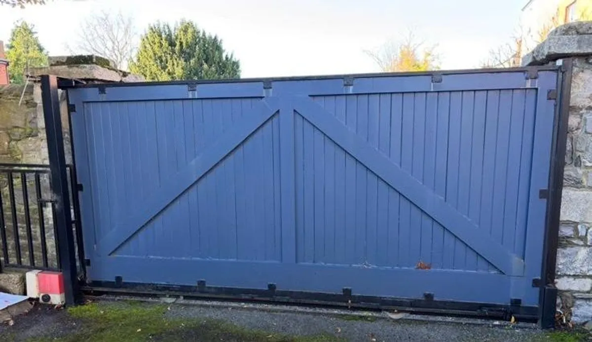 Sliding gate - solid wood - Image 2