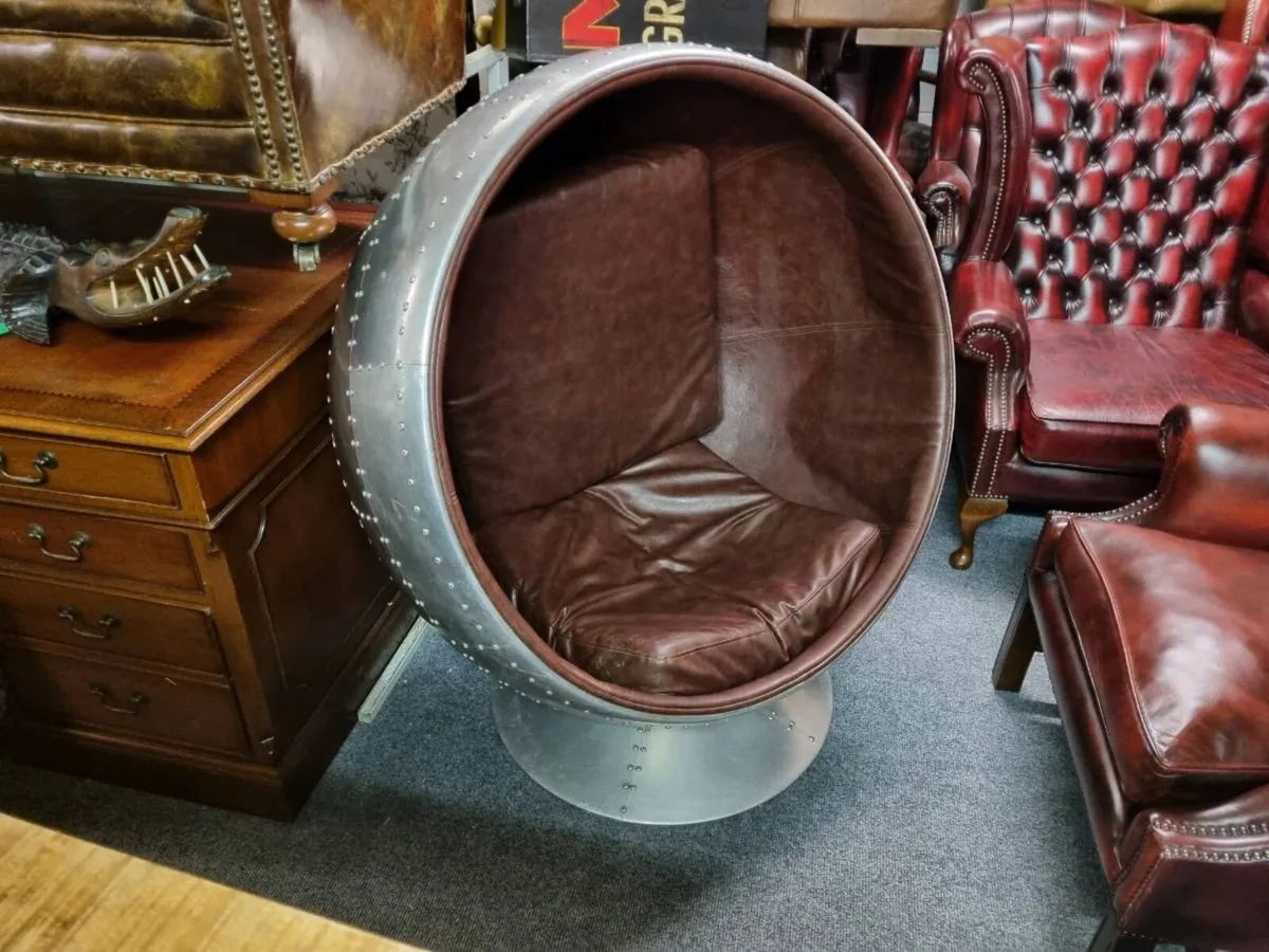 Egg chair