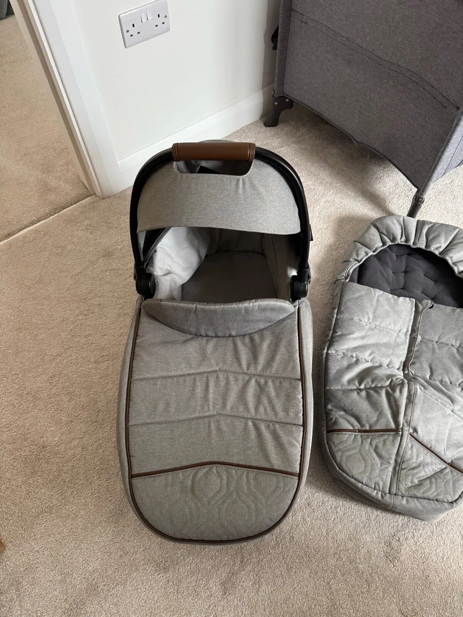 Brand new Graco baby Carrycot - Image 4