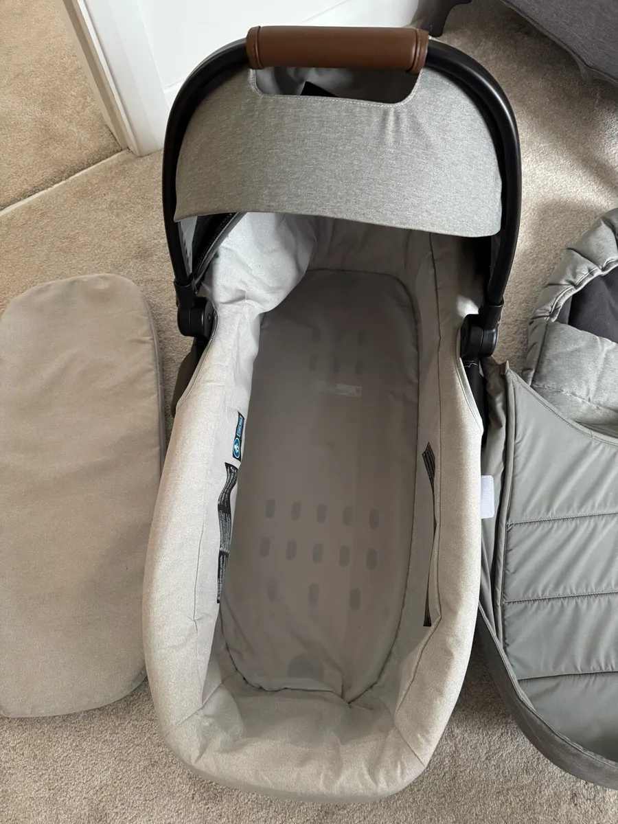 Brand new Graco baby Carrycot - Image 2